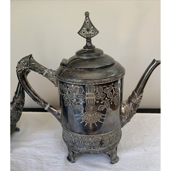 Meriden B Company Silverplate Hollowware No. 1926 5 and 6 Coffee Pots Britannia - Picture 13 of 16